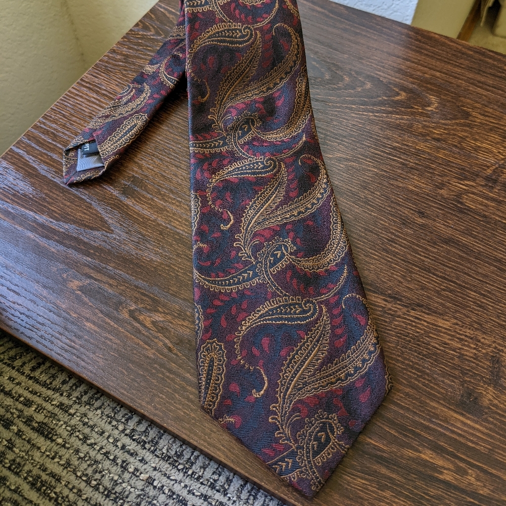 Robert Talbott Best of Class Paisley Black Maroon Gold Men's Silk Necktie